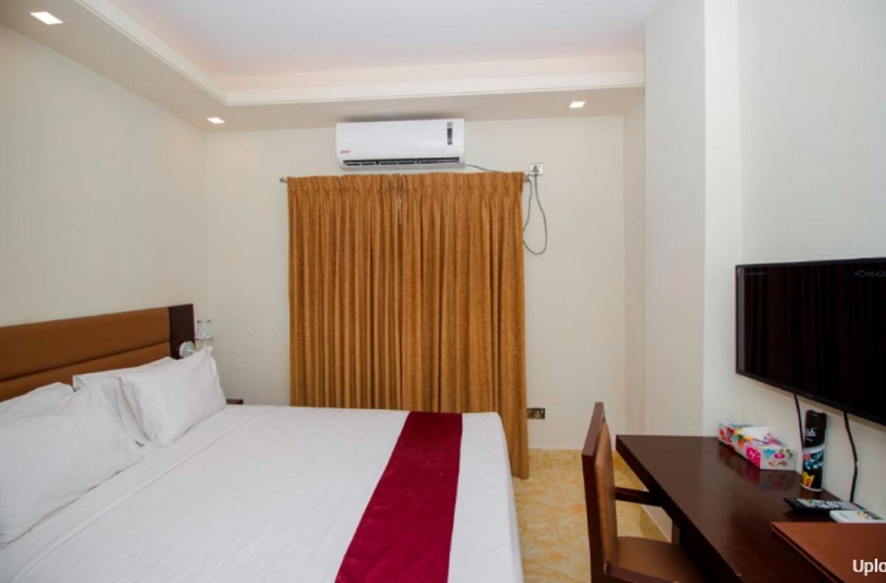 Hotel Gulshan Lake View Dhaka Extérieur photo