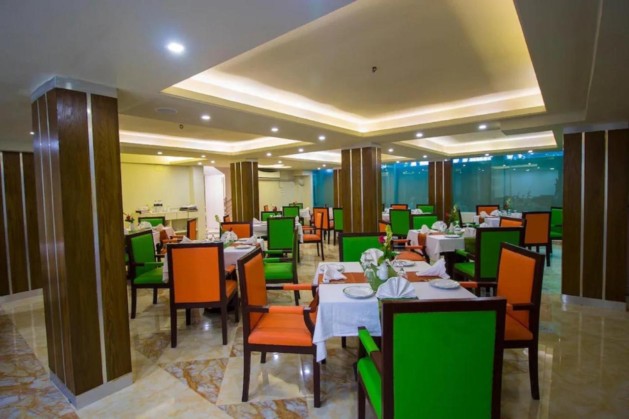 Hotel Gulshan Lake View Dhaka Extérieur photo